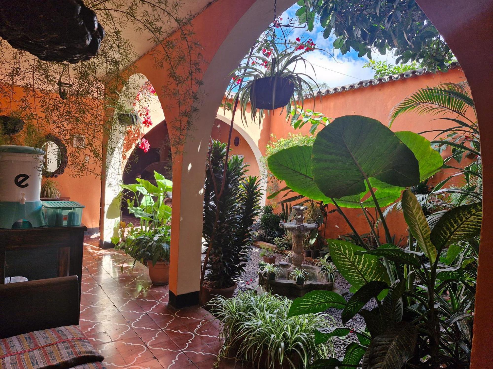 Hospedaje El Viajero Antigua Lli Exteriör bild